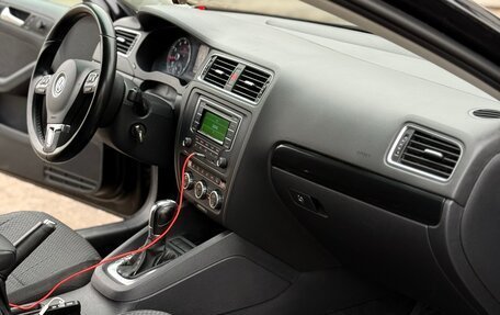 Volkswagen Jetta VI, 2013 год, 800 000 рублей, 7 фотография