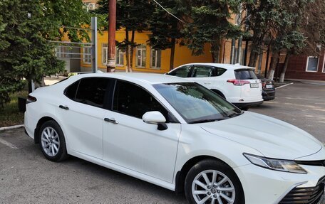 Toyota Camry, 2021 год, 3 290 000 рублей, 3 фотография