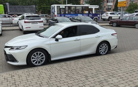 Toyota Camry, 2021 год, 3 290 000 рублей, 7 фотография
