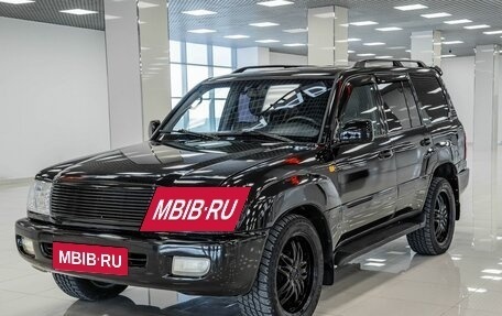 Toyota Land Cruiser 100 рестайлинг 2, 2002 год, 1 049 000 рублей, 2 фотография