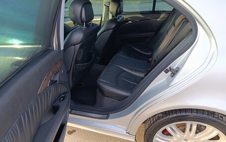 Mercedes-Benz E-Класс, 2005 год, 1 150 000 рублей, 10 фотография