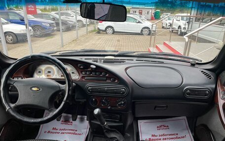 Chevrolet Niva I рестайлинг, 2004 год, 169 000 рублей, 13 фотография