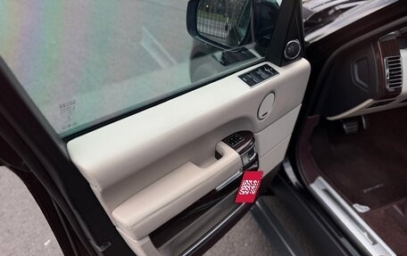 Land Rover Range Rover IV рестайлинг, 2015 год, 3 800 000 рублей, 17 фотография