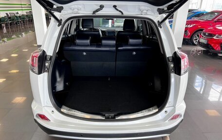 Toyota RAV4, 2018 год, 2 395 000 рублей, 7 фотография