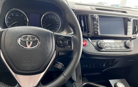 Toyota RAV4, 2018 год, 2 395 000 рублей, 18 фотография
