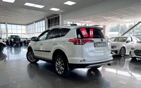 Toyota RAV4, 2018 год, 2 395 000 рублей, 6 фотография