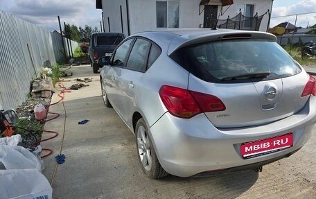 Opel Astra J, 2011 год, 450 000 рублей, 1 фотография