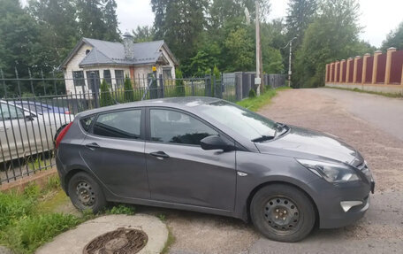 Hyundai Solaris II рестайлинг, 2015 год, 1 300 000 рублей, 2 фотография