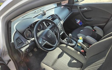 Opel Astra J, 2011 год, 450 000 рублей, 10 фотография