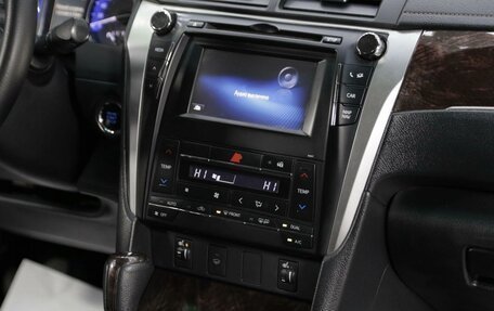 Toyota Camry, 2017 год, 1 885 000 рублей, 8 фотография