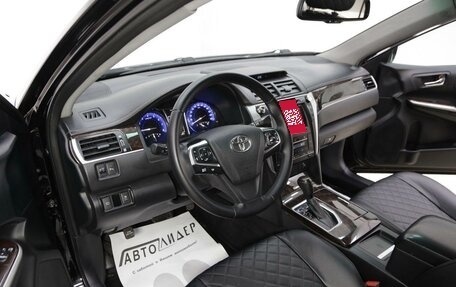 Toyota Camry, 2017 год, 1 885 000 рублей, 6 фотография