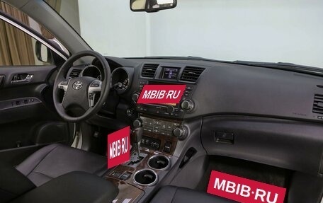Toyota Highlander III, 2012 год, 1 565 000 рублей, 5 фотография