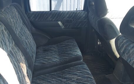 Nissan Terrano II рестайлинг, 1993 год, 450 000 рублей, 8 фотография