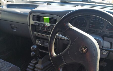 Nissan Terrano II рестайлинг, 1993 год, 450 000 рублей, 6 фотография