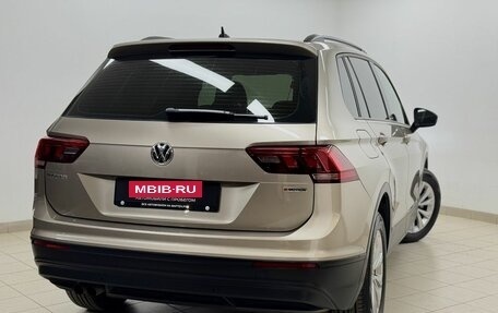 Volkswagen Tiguan II, 2019 год, 2 987 000 рублей, 6 фотография
