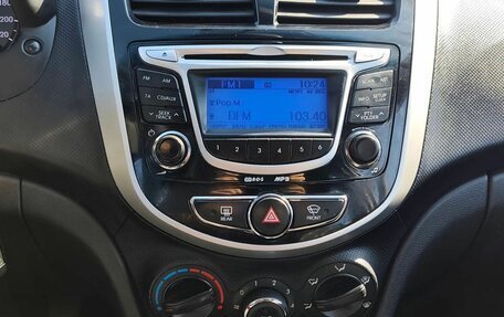 Hyundai Solaris II рестайлинг, 2013 год, 620 000 рублей, 13 фотография
