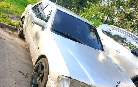 Mercedes-Benz C-Класс, 1995 год, 90 000 рублей, 1 фотография