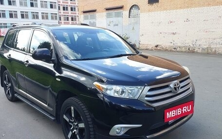 Toyota Highlander III, 2011 год, 2 100 000 рублей, 3 фотография