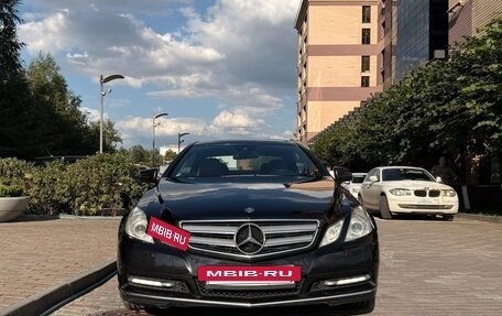 Mercedes-Benz E-Класс, 2012 год, 1 700 000 рублей, 2 фотография