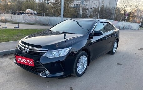 Toyota Camry, 2015 год, 1 950 000 рублей, 2 фотография