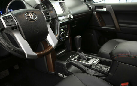 Toyota Land Cruiser Prado 150 рестайлинг 2, 2016 год, 3 149 000 рублей, 8 фотография