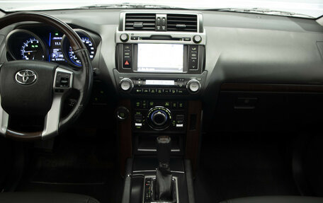 Toyota Land Cruiser Prado 150 рестайлинг 2, 2016 год, 3 149 000 рублей, 18 фотография