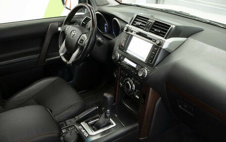 Toyota Land Cruiser Prado 150 рестайлинг 2, 2016 год, 3 149 000 рублей, 28 фотография