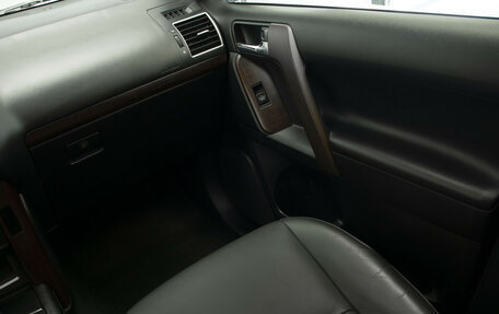 Toyota Land Cruiser Prado 150 рестайлинг 2, 2016 год, 3 149 000 рублей, 24 фотография