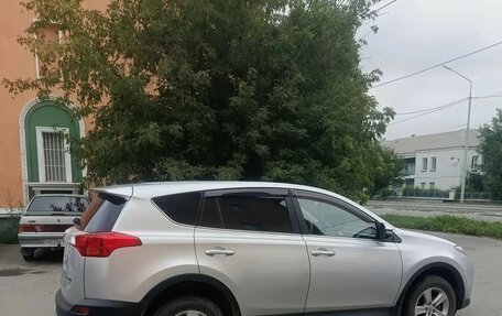 Toyota RAV4, 2013 год, 2 000 000 рублей, 2 фотография