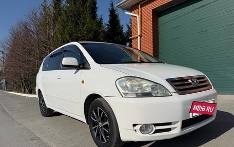 Toyota Ipsum II, 2002 год, 770 000 рублей, 13 фотография