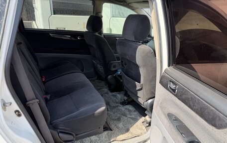 Toyota Ipsum II, 2002 год, 770 000 рублей, 18 фотография