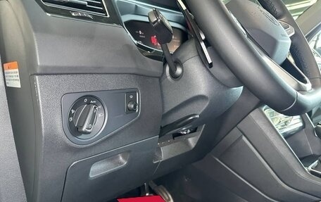 Volkswagen Tiguan II, 2021 год, 3 850 000 рублей, 14 фотография
