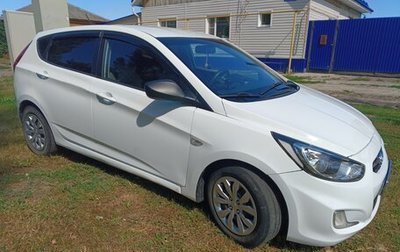 Hyundai Solaris II рестайлинг, 2012 год, 700 000 рублей, 1 фотография