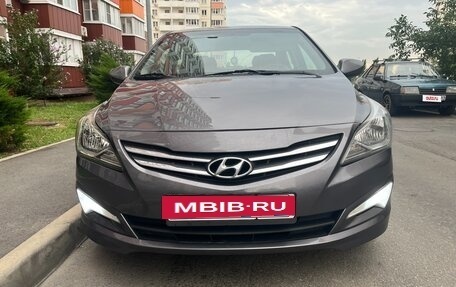 Hyundai Solaris II рестайлинг, 2015 год, 1 080 000 рублей, 2 фотография