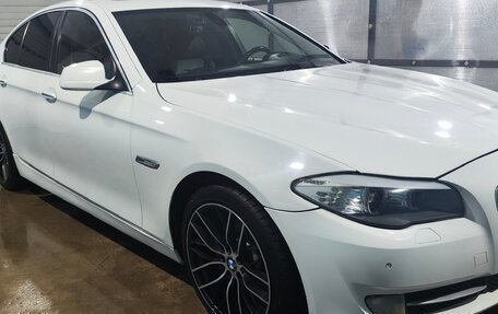 BMW 5 серия, 2011 год, 1 050 000 рублей, 1 фотография