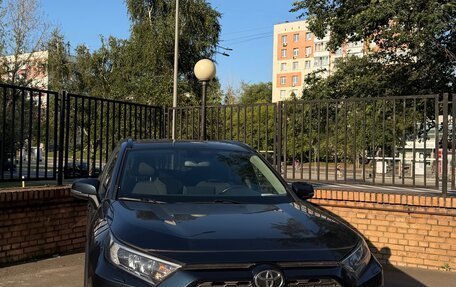 Toyota RAV4, 2020 год, 2 900 000 рублей, 2 фотография