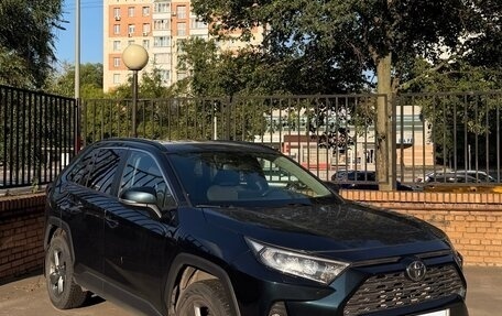 Toyota RAV4, 2020 год, 2 900 000 рублей, 3 фотография