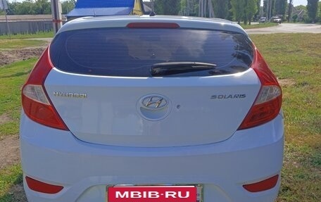 Hyundai Solaris II рестайлинг, 2012 год, 700 000 рублей, 4 фотография
