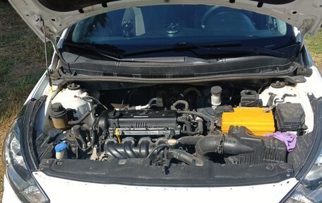 Hyundai Solaris II рестайлинг, 2012 год, 700 000 рублей, 17 фотография