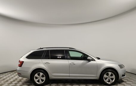Skoda Octavia, 2017 год, 1 799 000 рублей, 4 фотография
