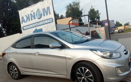 Hyundai Solaris II рестайлинг, 2011 год, 600 000 рублей, 2 фотография
