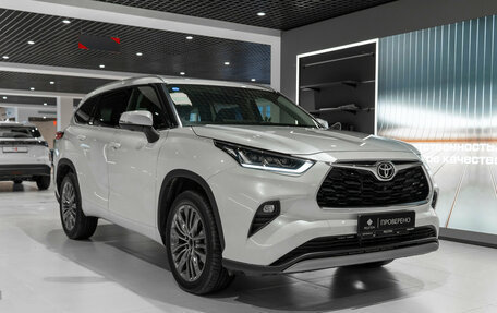 Toyota Highlander, 2026 год, 5 600 000 рублей, 2 фотография