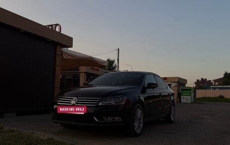 Volkswagen Passat B7, 2013 год, 890 000 рублей, 3 фотография