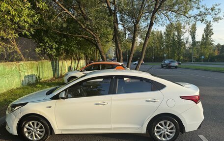 Hyundai Solaris II рестайлинг, 2017 год, 1 400 000 рублей, 2 фотография