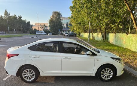 Hyundai Solaris II рестайлинг, 2017 год, 1 400 000 рублей, 3 фотография