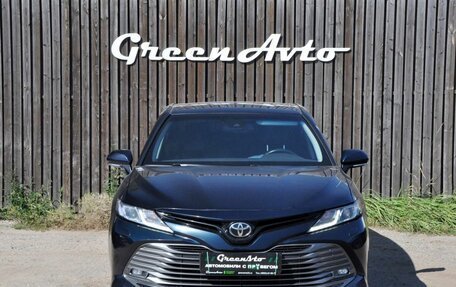 Toyota Camry, 2020 год, 2 300 000 рублей, 2 фотография