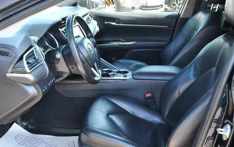 Toyota Camry, 2020 год, 2 300 000 рублей, 10 фотография