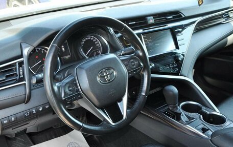 Toyota Camry, 2020 год, 2 300 000 рублей, 11 фотография