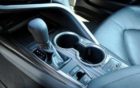 Toyota Camry, 2020 год, 2 300 000 рублей, 13 фотография