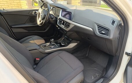 BMW 1 серия, 2020 год, 2 150 000 рублей, 6 фотография